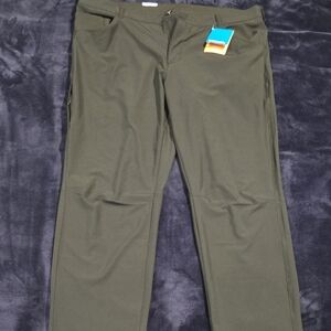 Columbia Men's Dark Olive Chinos
